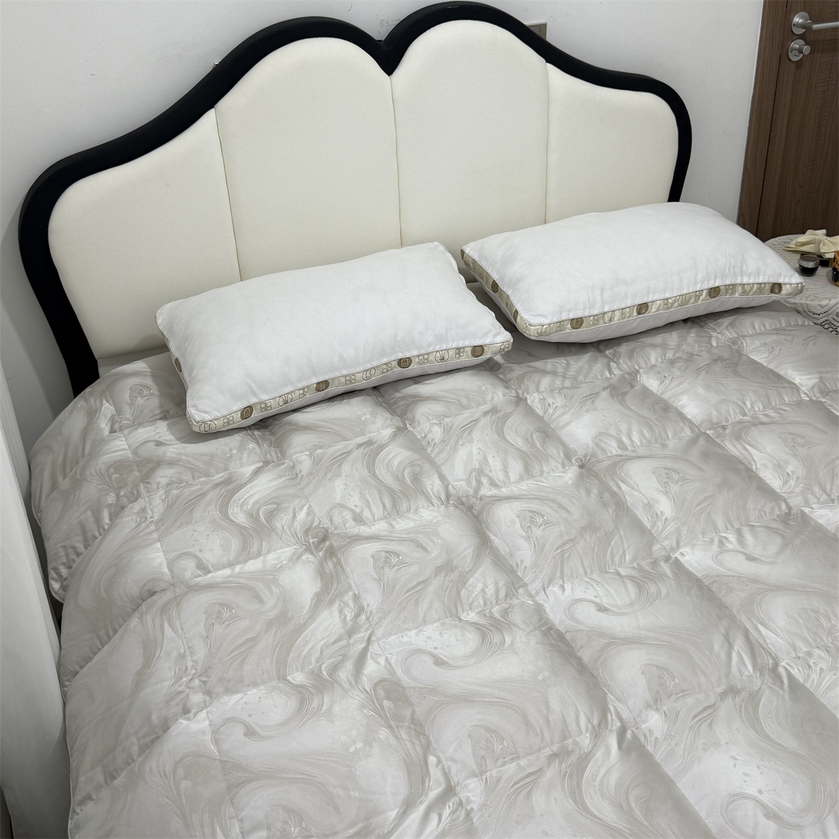 91家纺网 家纺一手货源 找家纺 御眠纺 2025新款高端提花羽绒被鸭绒被贡缎提花单层羽绒被壳 飘高级灰