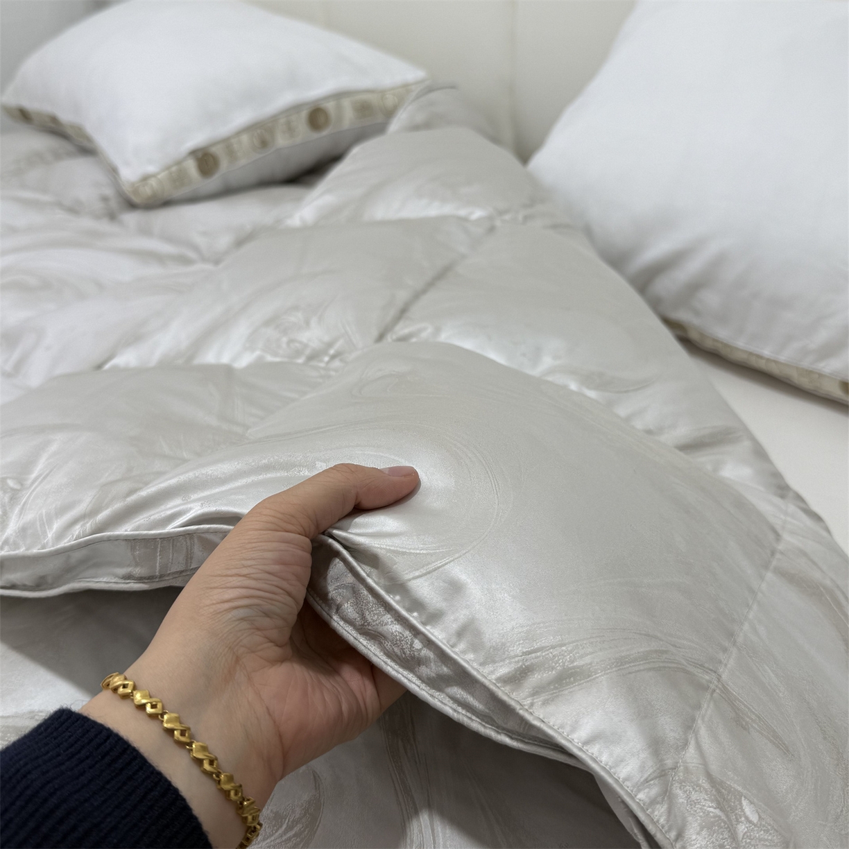 91家纺网 家纺一手货源 找家纺 御眠纺 2025新款高端提花羽绒被鸭绒被贡缎提花单层羽绒被壳 飘高级灰