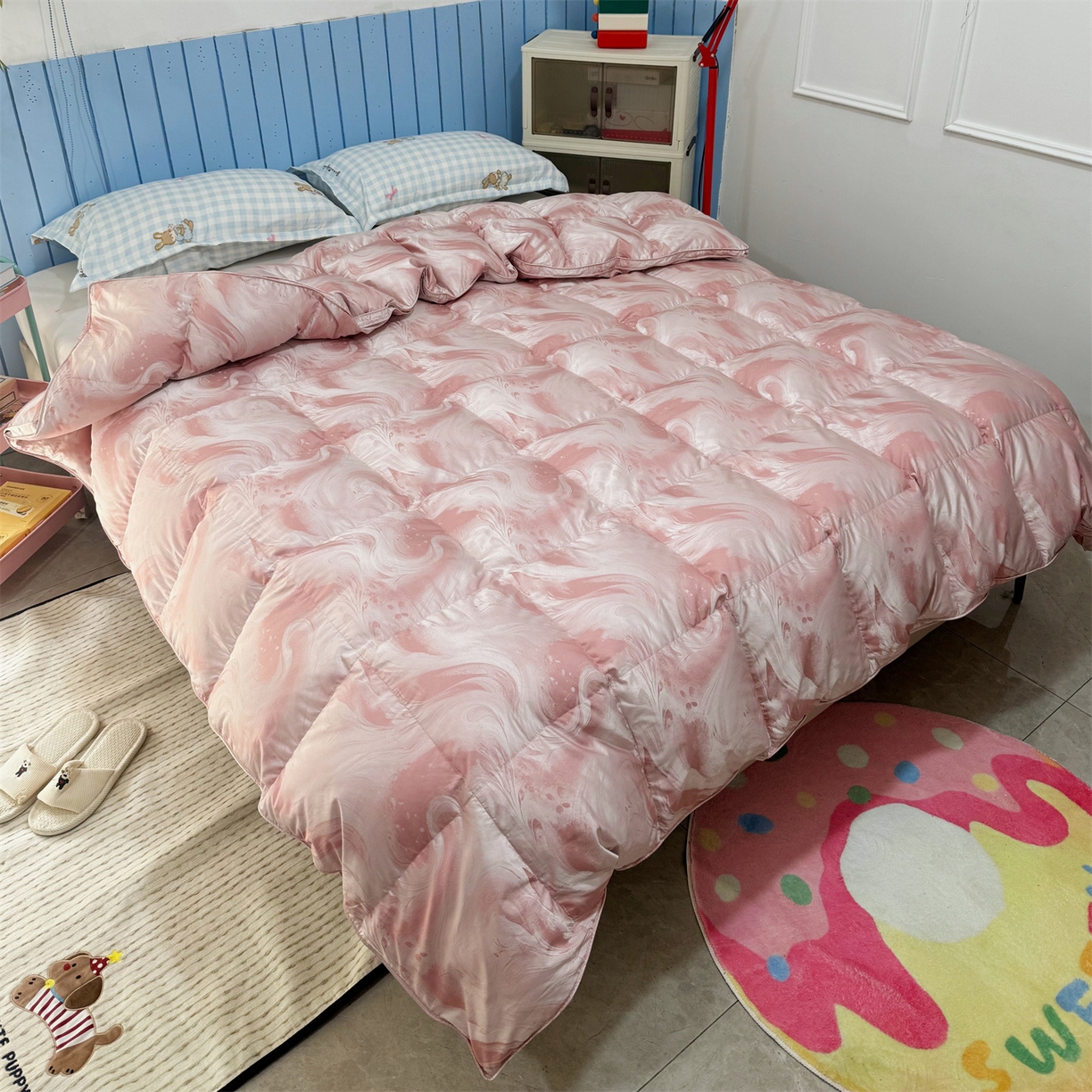 91家纺网 家纺一手货源 找家纺 御眠纺 2025新款高端提花羽绒被鸭绒被贡缎提花单层羽绒被壳 飘颜粉，