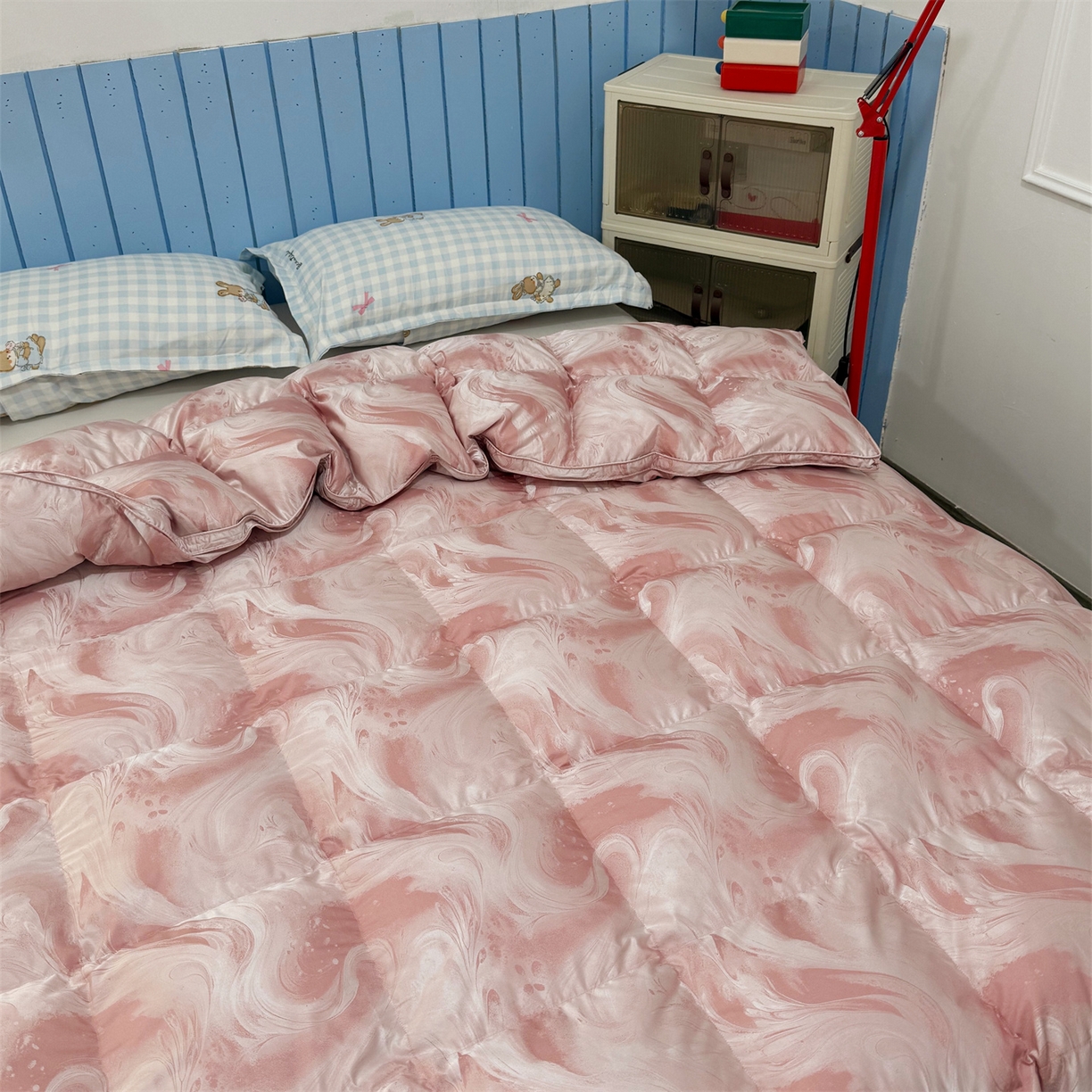 91家纺网 家纺一手货源 找家纺 御眠纺 2025新款高端提花羽绒被鸭绒被贡缎提花单层羽绒被壳 飘颜粉，