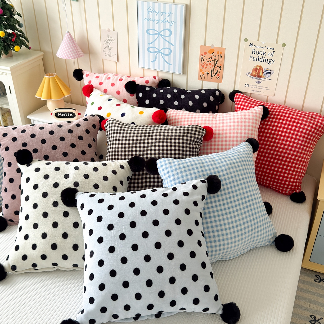 91家纺网 家纺一手货源 找家纺 （总）贝扬思家纺 2025新款牛奶绒可爱毛球长抱枕靠枕系列