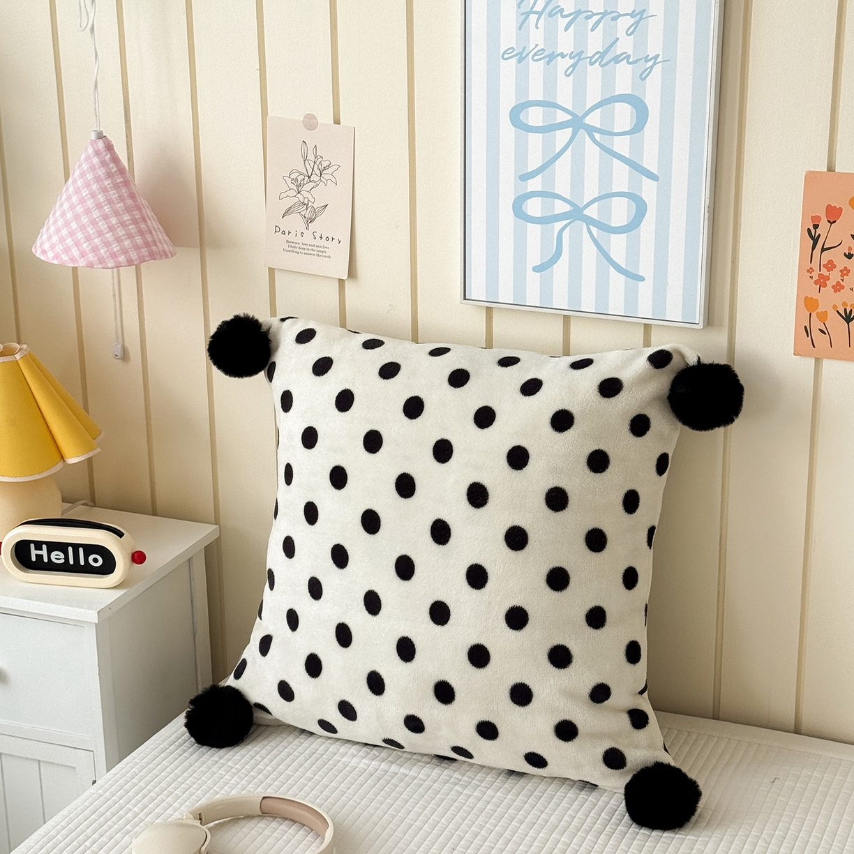 91家纺网 家纺一手货源 找家纺 （总）贝扬思家纺 2025新款牛奶绒可爱毛球长抱枕靠枕系列