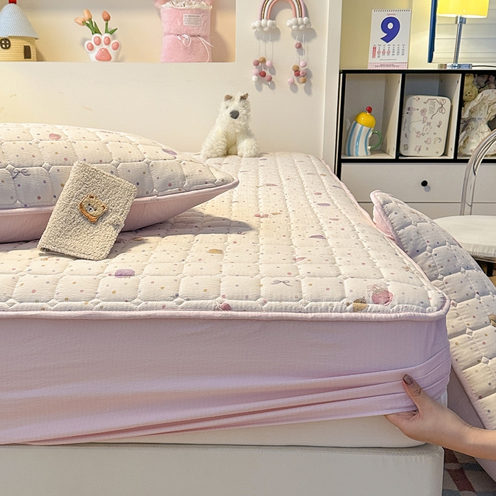 91家纺网 家纺一手货源 找家纺 丝芙妮家居（原乐视家纺） 2025新款A类亲肤云朵棉夹棉保暖床笠 草莓微甜