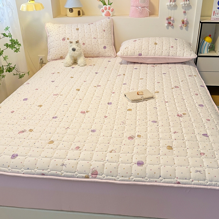 91家纺网 家纺一手货源 找家纺 丝芙妮家居（原乐视家纺） 2025新款A类亲肤云朵棉夹棉保暖床笠 草莓微甜