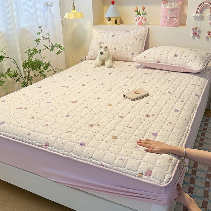 91家纺网 家纺一手货源 找家纺 丝芙妮家居（原乐视家纺） 2025新款A类亲肤云朵棉夹棉保暖床笠 草莓微甜