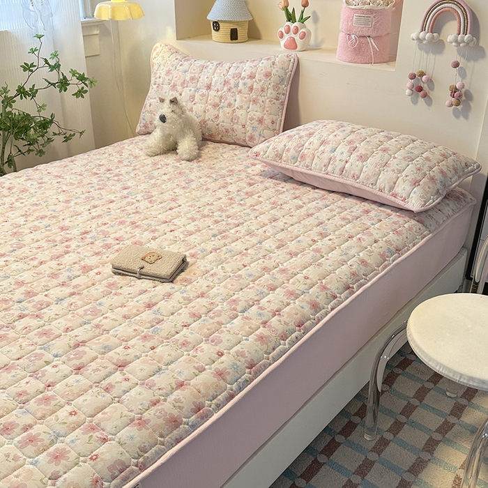 91家纺网 家纺一手货源 找家纺 丝芙妮家居（原乐视家纺） 2025新款A类亲肤云朵棉夹棉保暖床笠 海棠花眠