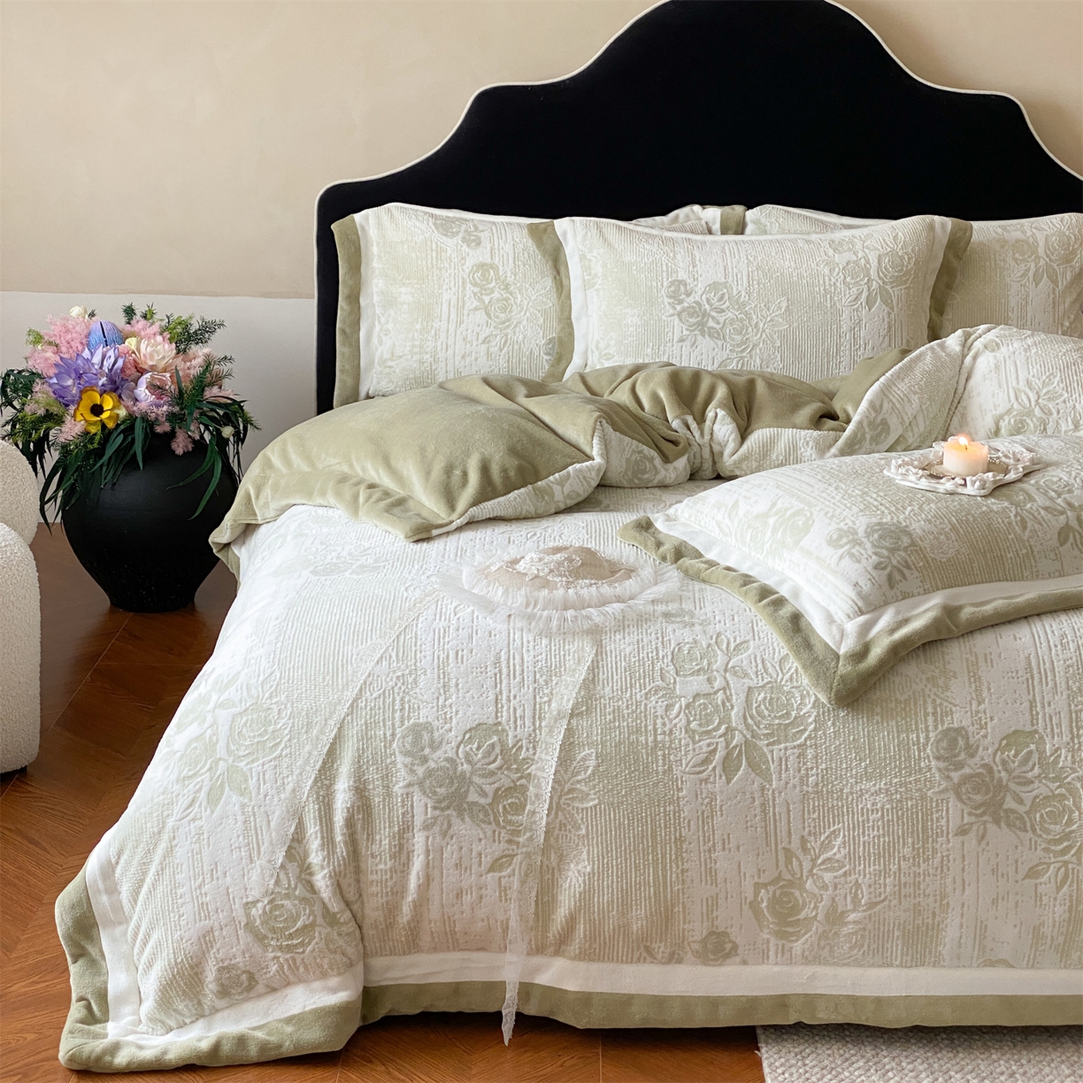 91家纺网 家纺一手货源 找家纺 （总）馨蕊 2025新款意大利进口雕花绒拼角工艺秋冬轻奢煦暖绒系列-绒初雪 会员-10【券后控价268/288】