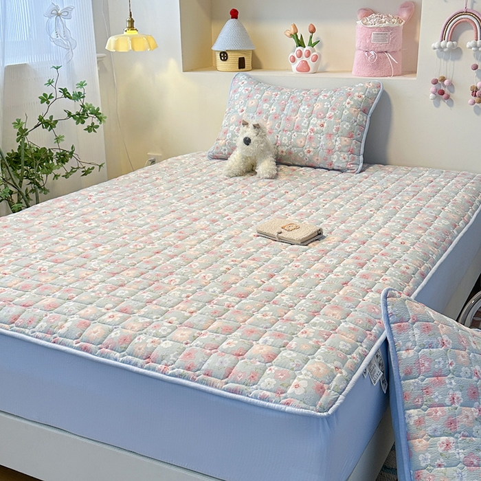 91家纺网 家纺一手货源 找家纺 丝芙妮家居（原乐视家纺） 2025新款A类亲肤云朵棉夹棉保暖床笠 蓝萱花町