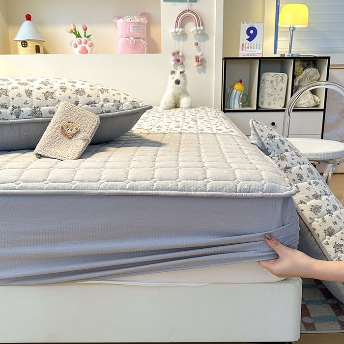 91家纺网 家纺一手货源 找家纺 丝芙妮家居（原乐视家纺） 2025新款A类亲肤云朵棉夹棉保暖床笠 墨色花园