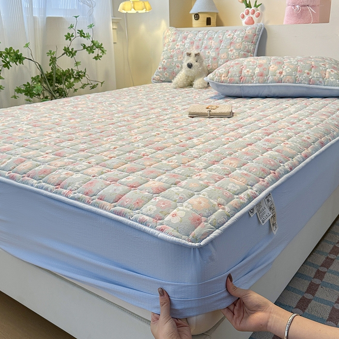 91家纺网 家纺一手货源 找家纺 丝芙妮家居（原乐视家纺） 2025新款A类亲肤云朵棉夹棉保暖床笠 蓝萱花町