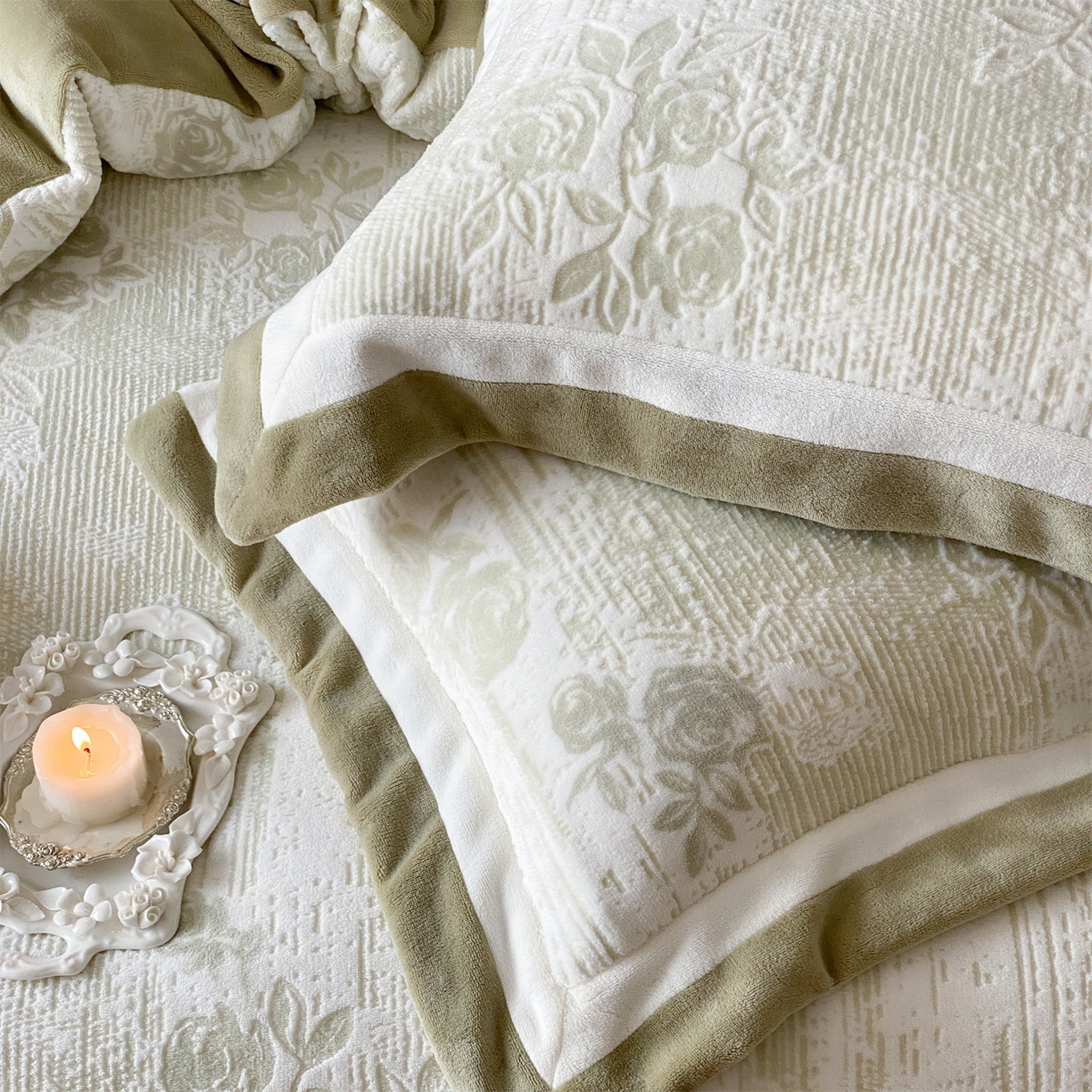 91家纺网 家纺一手货源 找家纺 （总）馨蕊 2025新款意大利进口雕花绒拼角工艺秋冬轻奢煦暖绒系列-绒初雪 会员-10【券后控价268/288】