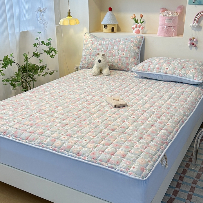 91家纺网 家纺一手货源 找家纺 丝芙妮家居（原乐视家纺） 2025新款A类亲肤云朵棉夹棉保暖床笠 蓝萱花町