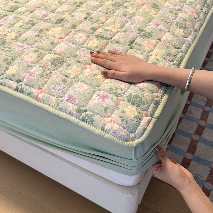 91家纺网 家纺一手货源 找家纺 丝芙妮家居（原乐视家纺） 2025新款A类亲肤云朵棉夹棉保暖床笠 午后时光