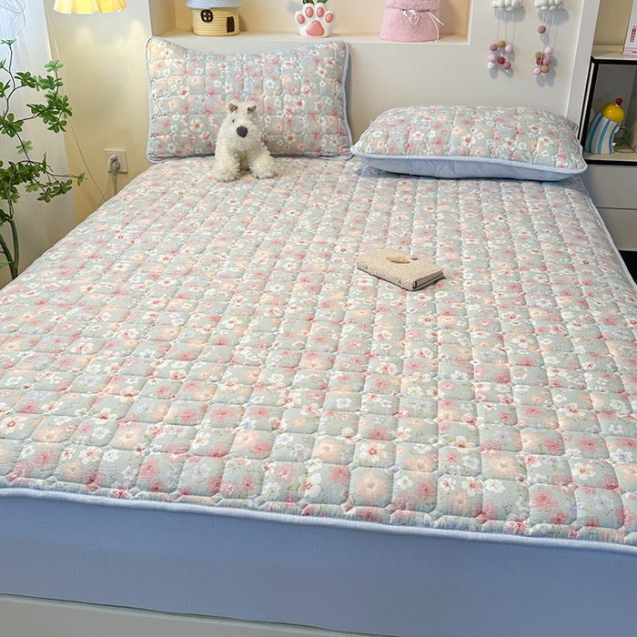 91家纺网 家纺一手货源 找家纺 丝芙妮家居（原乐视家纺） 2025新款A类亲肤云朵棉夹棉保暖床笠 蓝萱花町