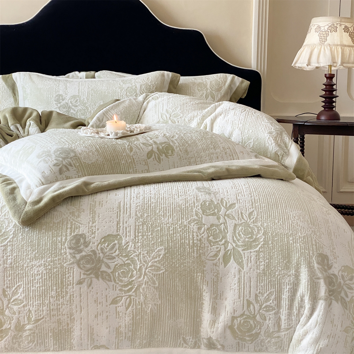 91家纺网 家纺一手货源 找家纺 馨蕊 2025新款意大利进口雕花绒拼角工艺秋冬轻奢煦暖绒系列-绒初雪 会员-10【券后控价268/288】 绒初雪-空山绿