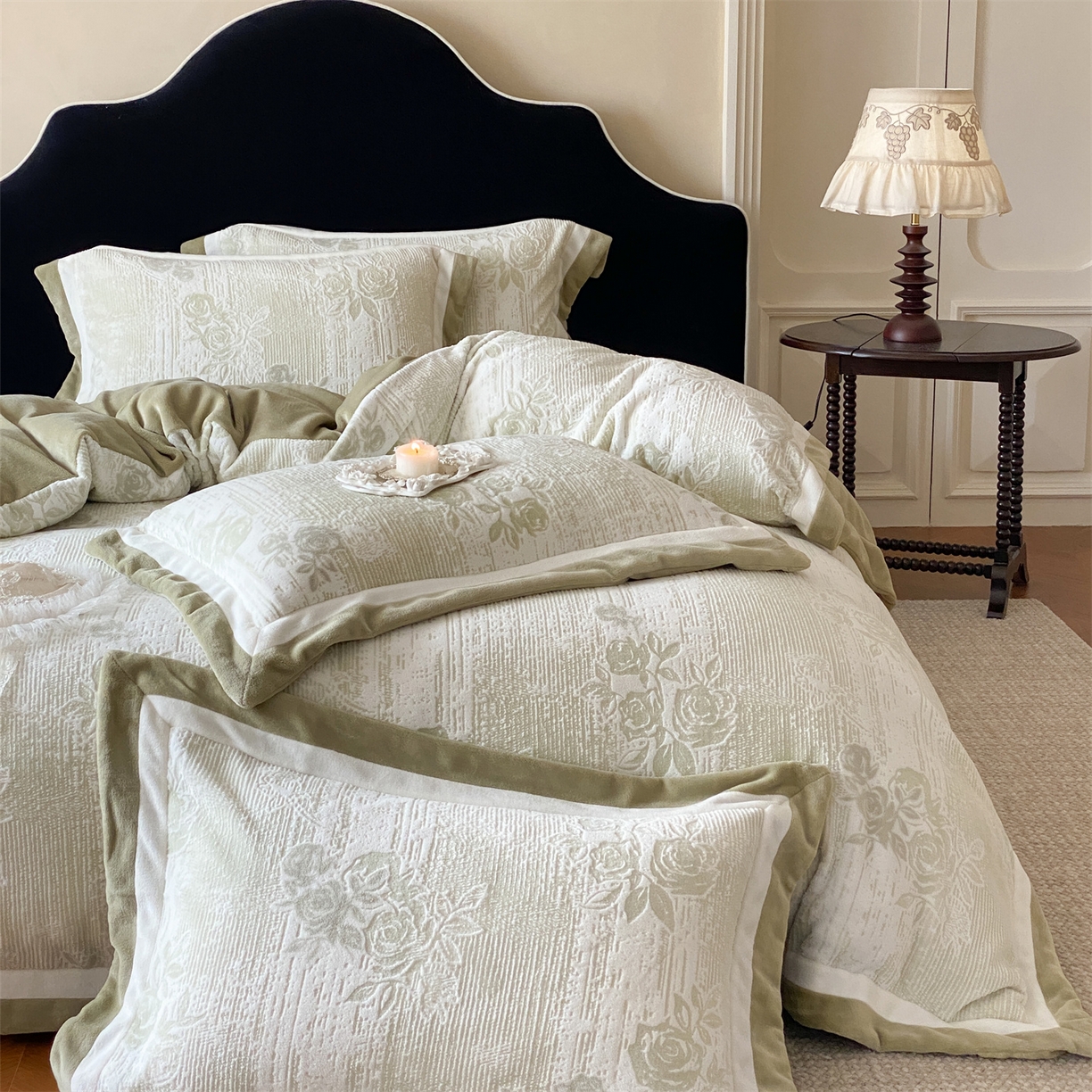 91家纺网 家纺一手货源 找家纺 馨蕊 2025新款意大利进口雕花绒拼角工艺秋冬轻奢煦暖绒系列-绒初雪 会员-10【券后控价268/288】 绒初雪-空山绿