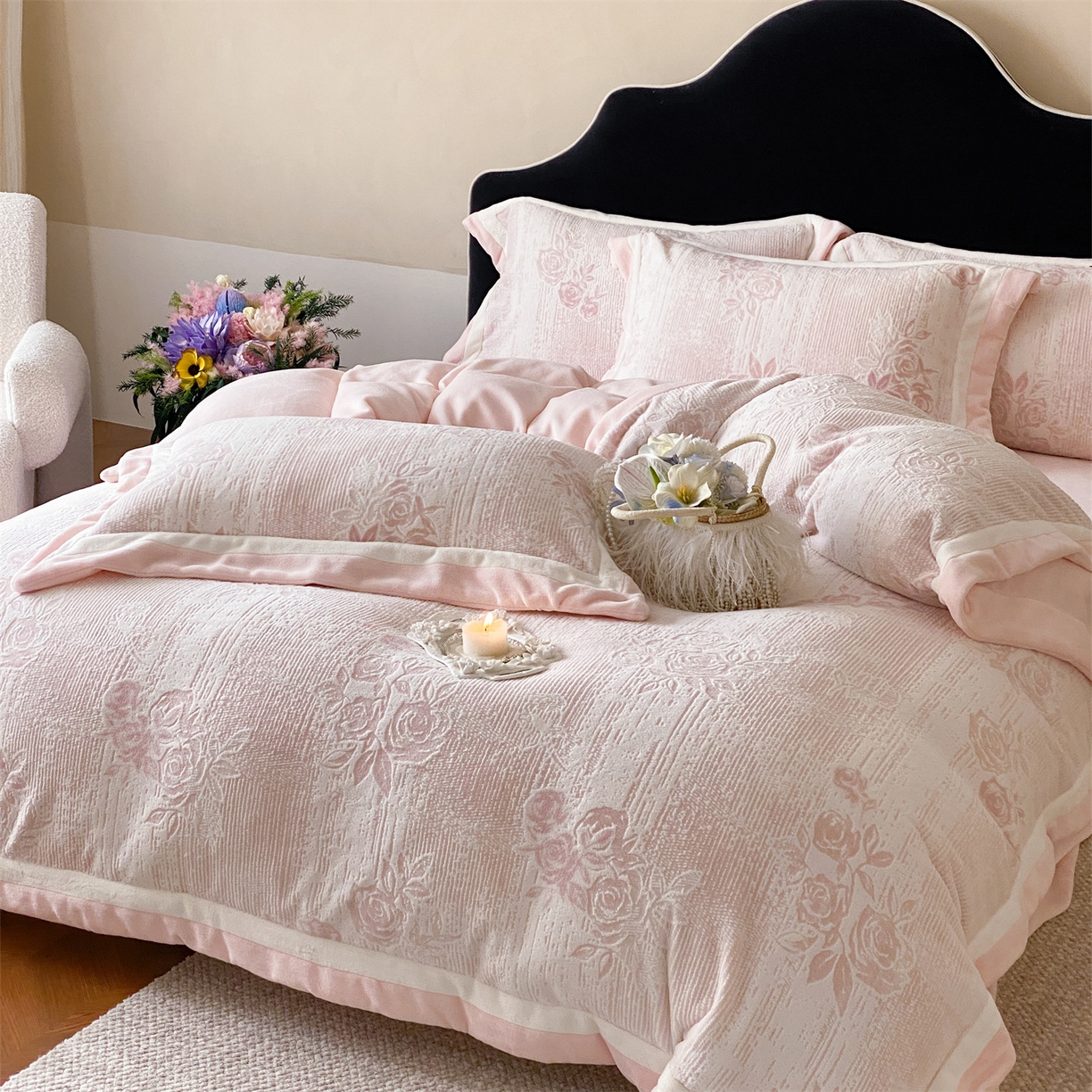 91家纺网 家纺一手货源 找家纺 馨蕊 2025新款意大利进口雕花绒拼角工艺秋冬轻奢煦暖绒系列-绒初雪 会员-10【券后控价268/288】 绒初雪-蔷薇粉