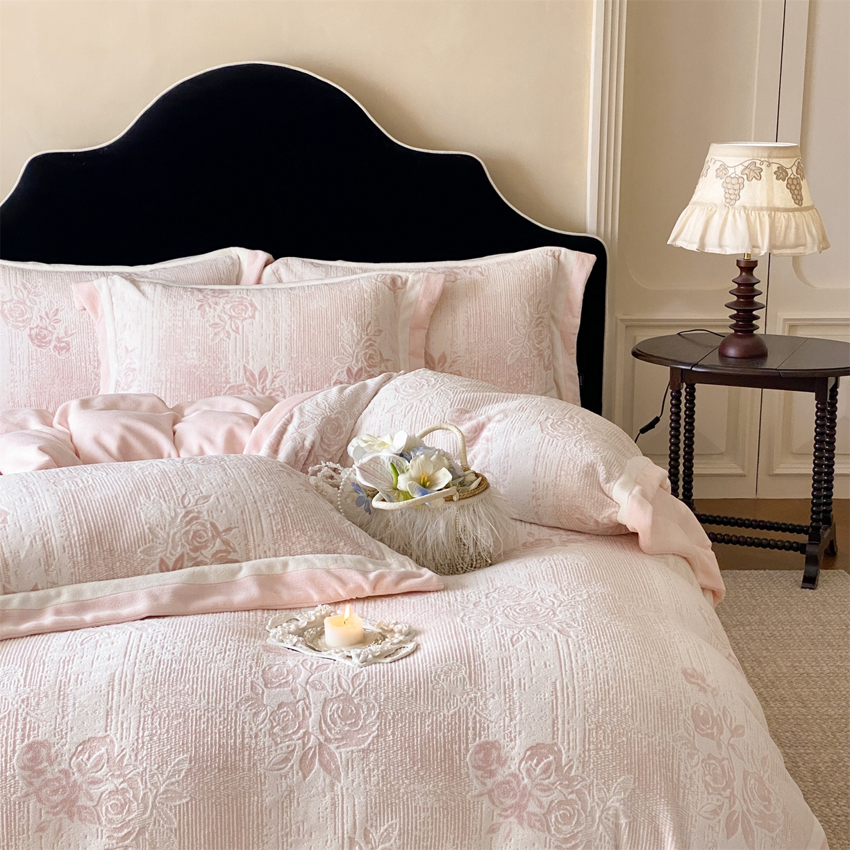 91家纺网 家纺一手货源 找家纺 馨蕊 2025新款意大利进口雕花绒拼角工艺秋冬轻奢煦暖绒系列-绒初雪 会员-10【券后控价268/288】 绒初雪-蔷薇粉