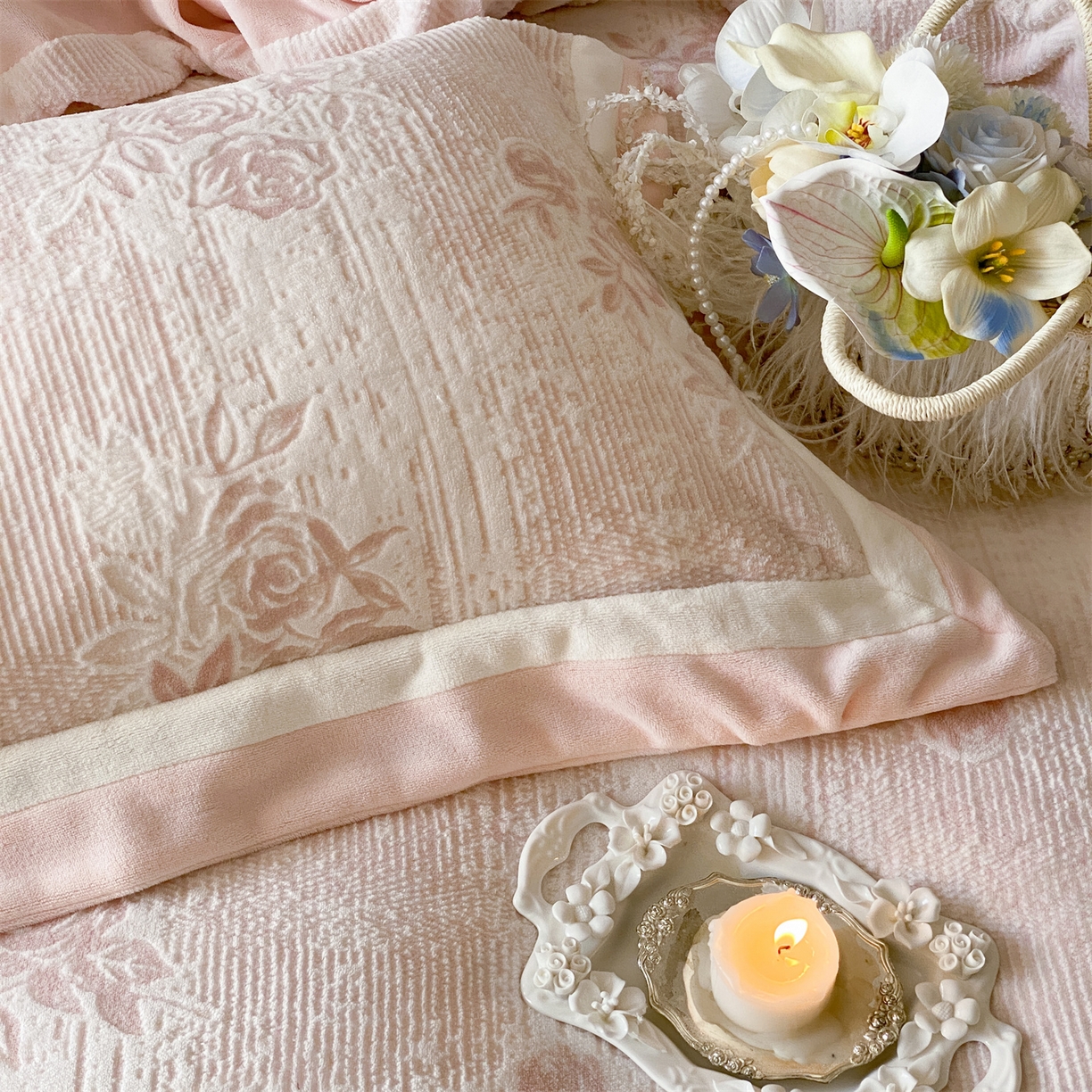 91家纺网 家纺一手货源 找家纺 馨蕊 2025新款意大利进口雕花绒拼角工艺秋冬轻奢煦暖绒系列-绒初雪 会员-10【券后控价268/288】 绒初雪-蔷薇粉