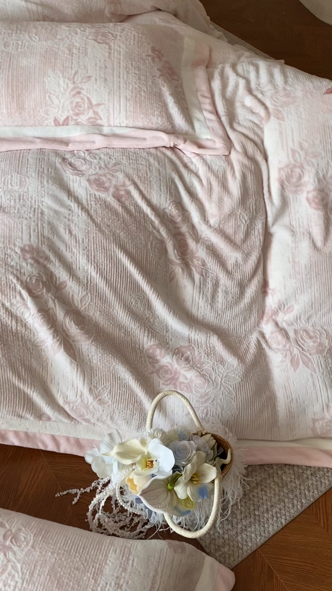 91家纺网 家纺一手货源 找家纺 馨蕊 2025新款意大利进口雕花绒拼角工艺秋冬轻奢煦暖绒系列-绒初雪 会员-10【券后控价268/288】 绒初雪-蔷薇粉