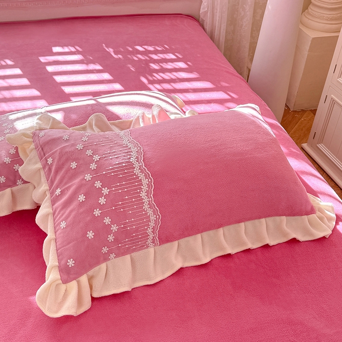 91家纺网 家纺一手货源 找家纺 （总）2025新款牛奶绒刺绣花边四件套-悠梦