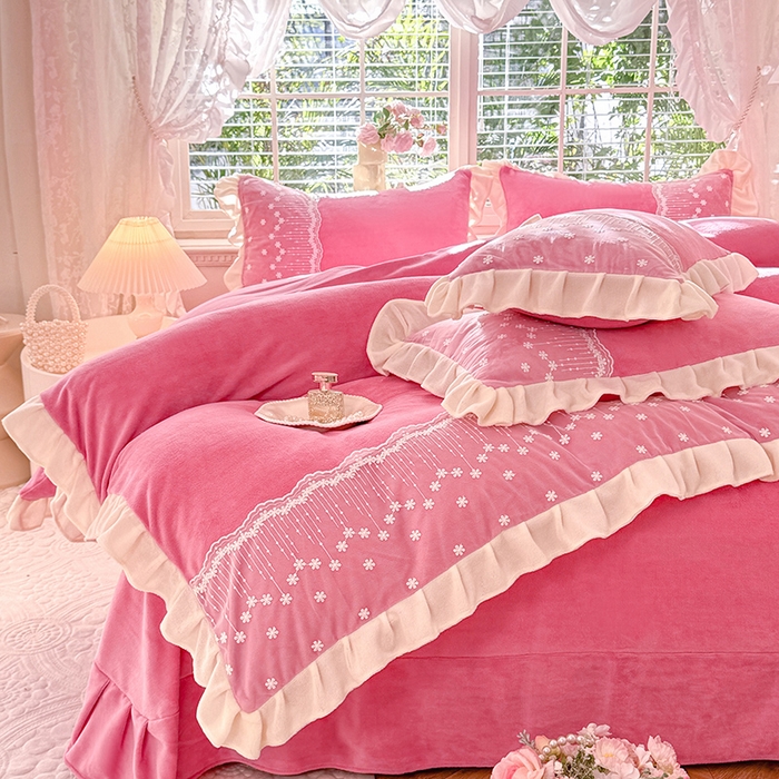 91家纺网 家纺一手货源 找家纺 （总）2025新款牛奶绒刺绣花边四件套-悠梦