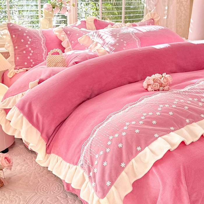 91家纺网 家纺一手货源 找家纺 （总）2025新款牛奶绒刺绣花边四件套-悠梦