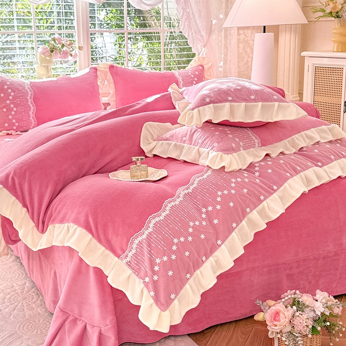 91家纺网 家纺一手货源 找家纺 （总）2025新款牛奶绒刺绣花边四件套-悠梦