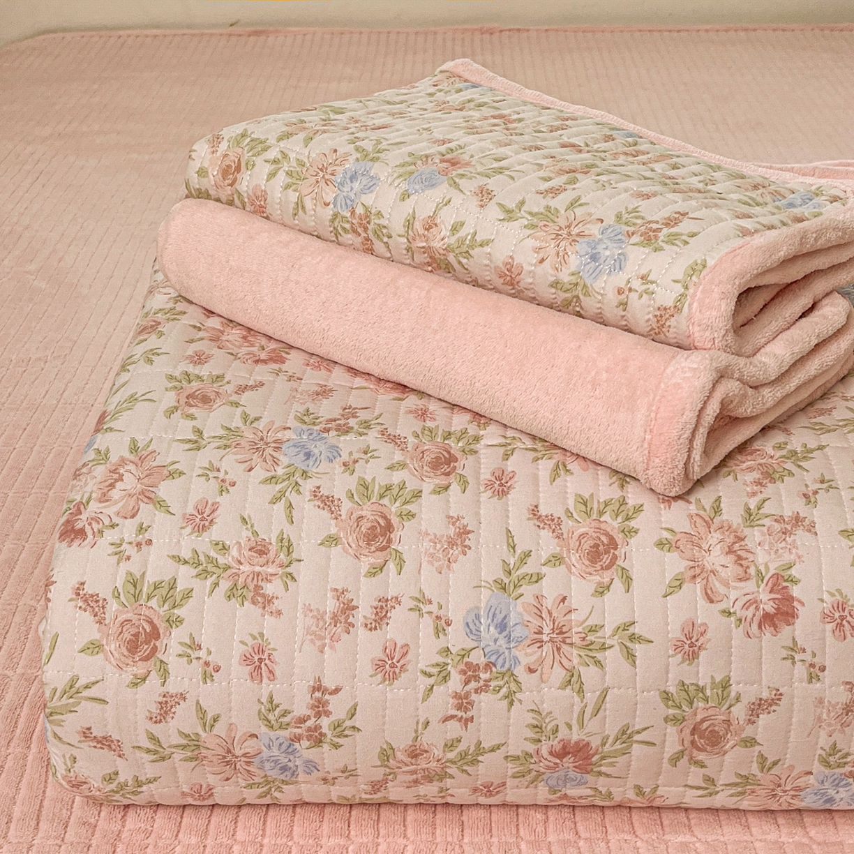 91家纺网 家纺一手货源 找家纺 （总）瑞钰 2025新款A类双层纱印花夹棉床盖