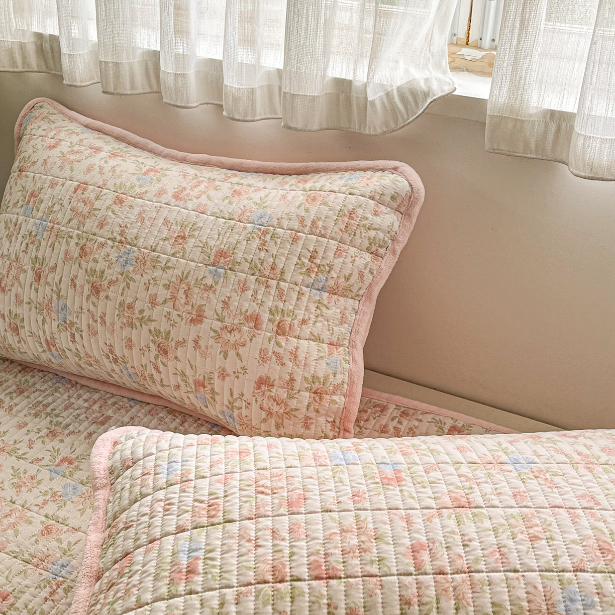 91家纺网 家纺一手货源 找家纺 （总）瑞钰 2025新款A类双层纱印花夹棉床盖