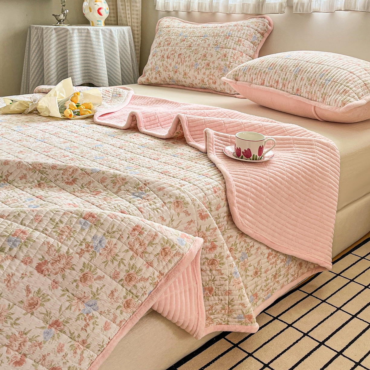 91家纺网 家纺一手货源 找家纺 瑞钰 2025新款A类双层纱印花夹棉床盖 半岛红茶