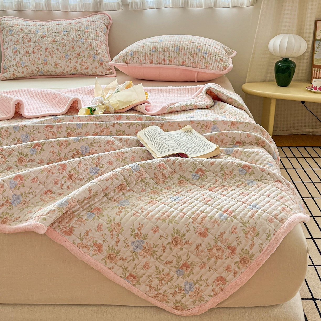 91家纺网 家纺一手货源 找家纺 瑞钰 2025新款A类双层纱印花夹棉床盖 半岛红茶