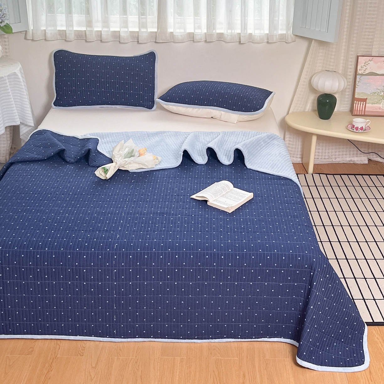 91家纺网 家纺一手货源 找家纺 瑞钰 2025新款A类双层纱印花夹棉床盖 波点蓝