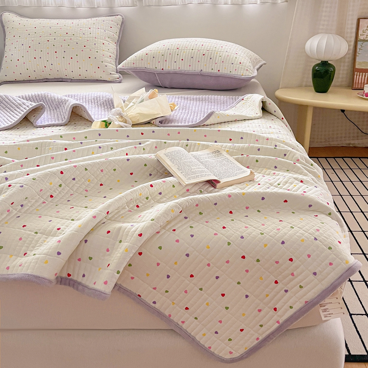 91家纺网 家纺一手货源 找家纺 瑞钰 2025新款A类双层纱印花夹棉床盖 彩色爱心