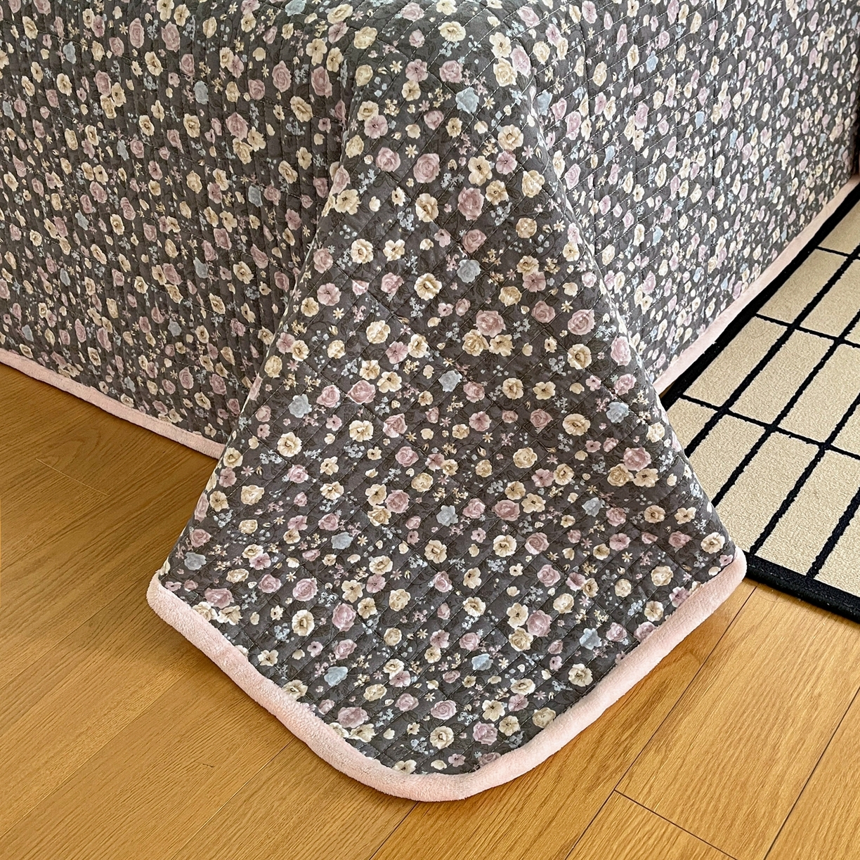 91家纺网 家纺一手货源 找家纺 瑞钰 2025新款A类双层纱印花夹棉床盖 豆寇