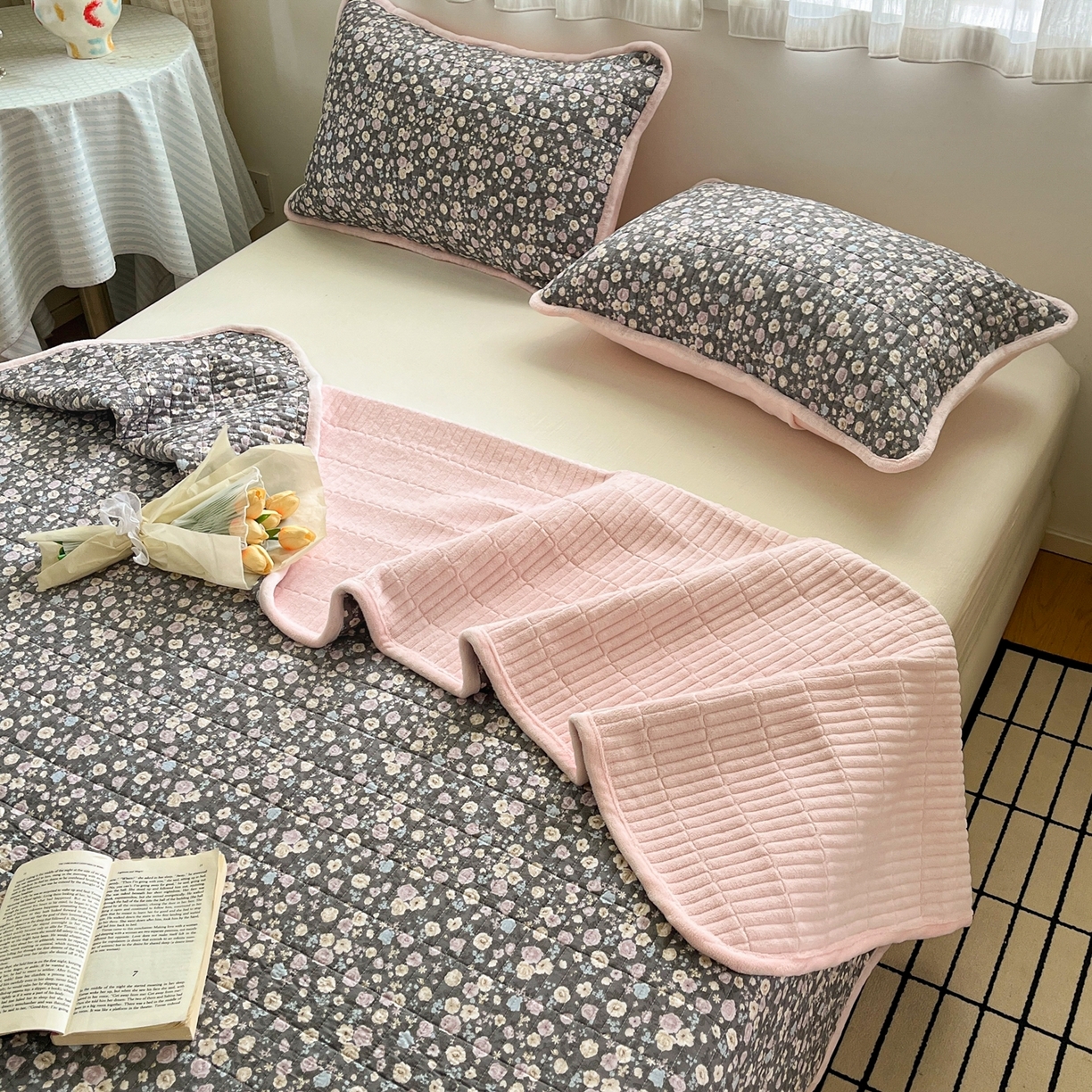 91家纺网 家纺一手货源 找家纺 瑞钰 2025新款A类双层纱印花夹棉床盖 豆寇