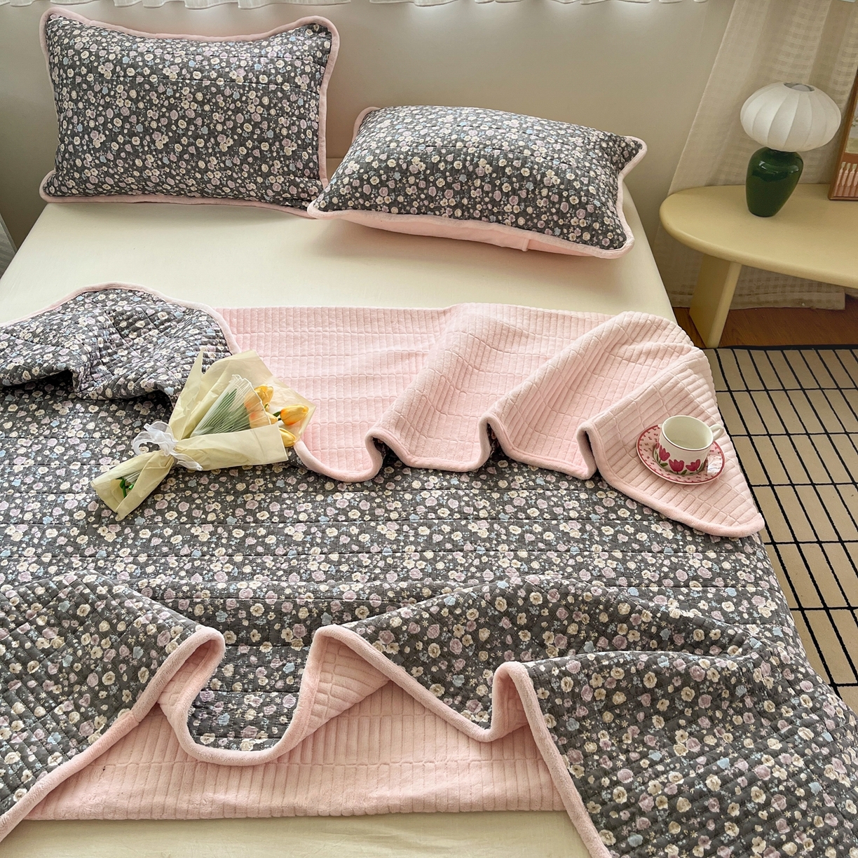 91家纺网 家纺一手货源 找家纺 瑞钰 2025新款A类双层纱印花夹棉床盖 豆寇