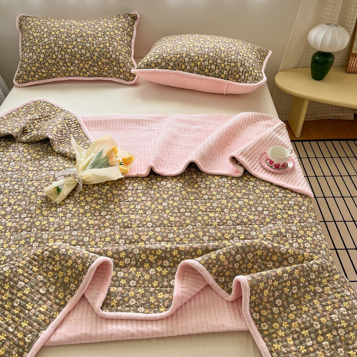 91家纺网 家纺一手货源 找家纺 瑞钰 2025新款A类双层纱印花夹棉床盖 繁花