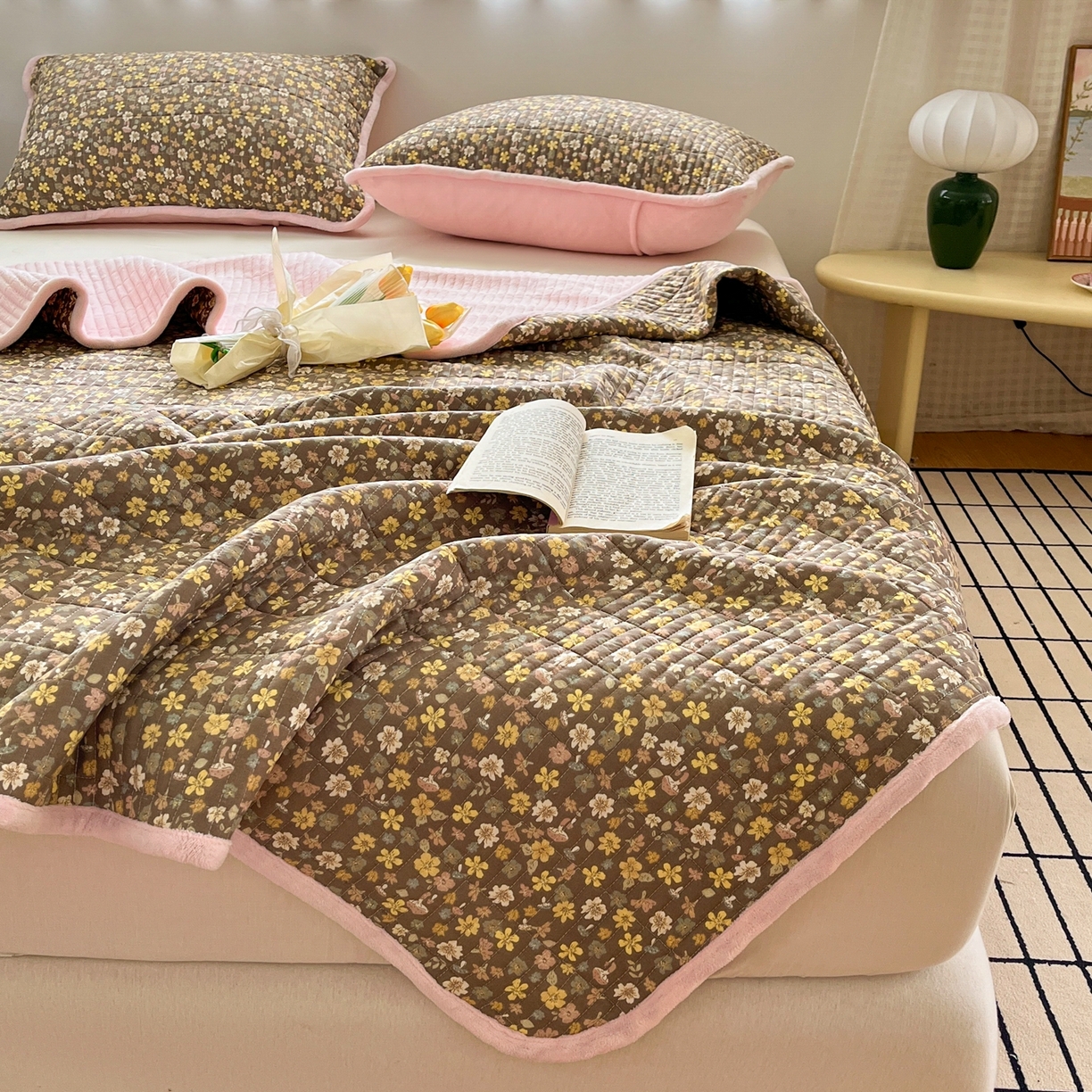 91家纺网 家纺一手货源 找家纺 瑞钰 2025新款A类双层纱印花夹棉床盖 繁花