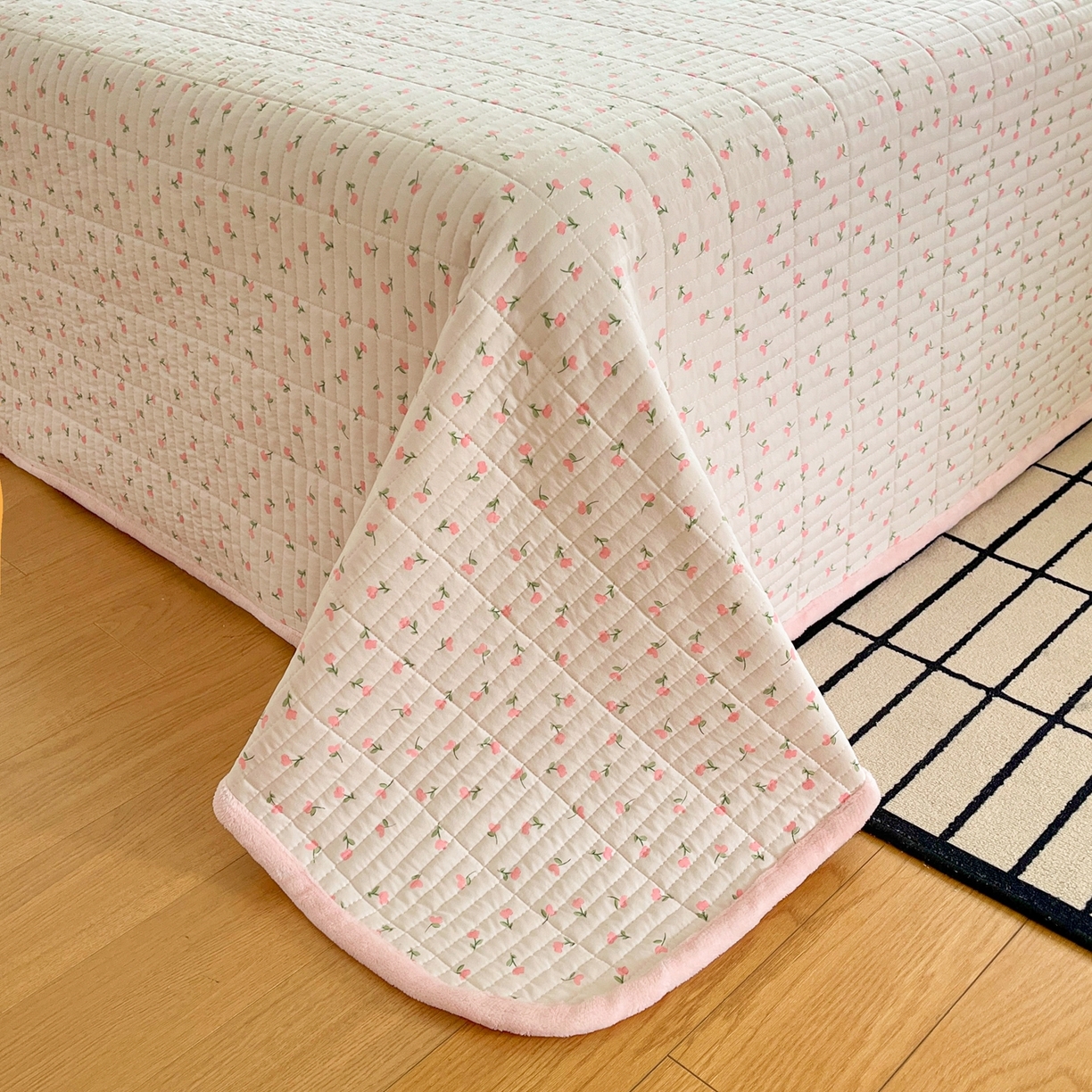 91家纺网 家纺一手货源 找家纺 瑞钰 2025新款A类双层纱印花夹棉床盖 粉玉