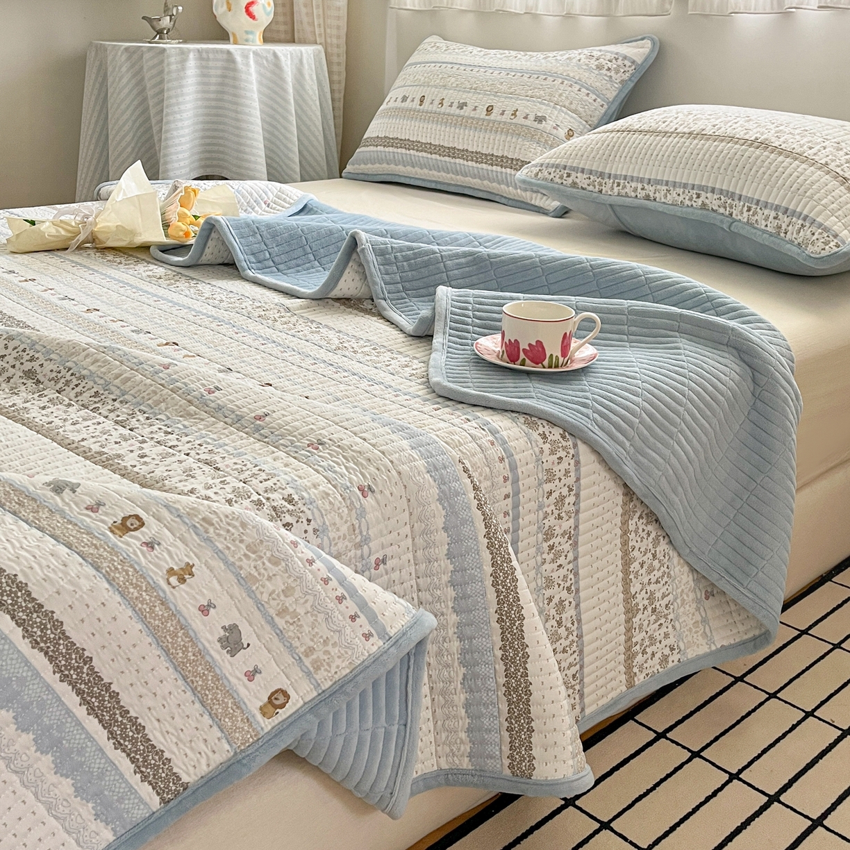 91家纺网 家纺一手货源 找家纺 瑞钰 2025新款A类双层纱印花夹棉床盖 海盐童话