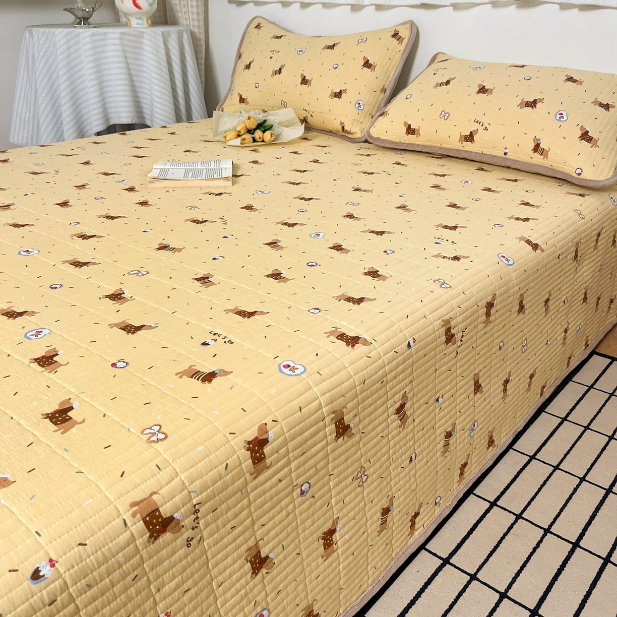 91家纺网 家纺一手货源 找家纺 瑞钰 2025新款A类双层纱印花夹棉床盖 欢天小狗