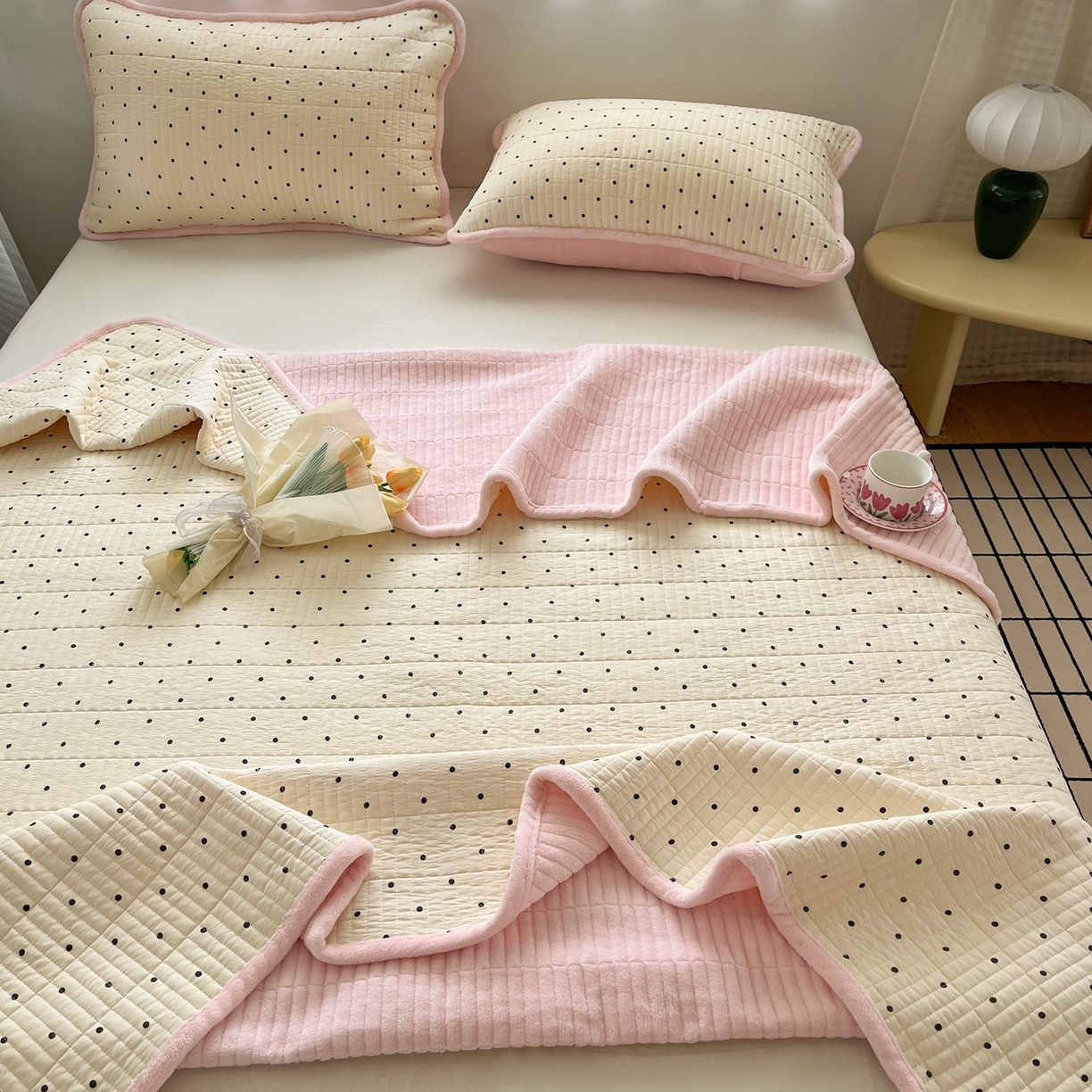 91家纺网 家纺一手货源 找家纺 瑞钰 2025新款A类双层纱印花夹棉床盖 奶球