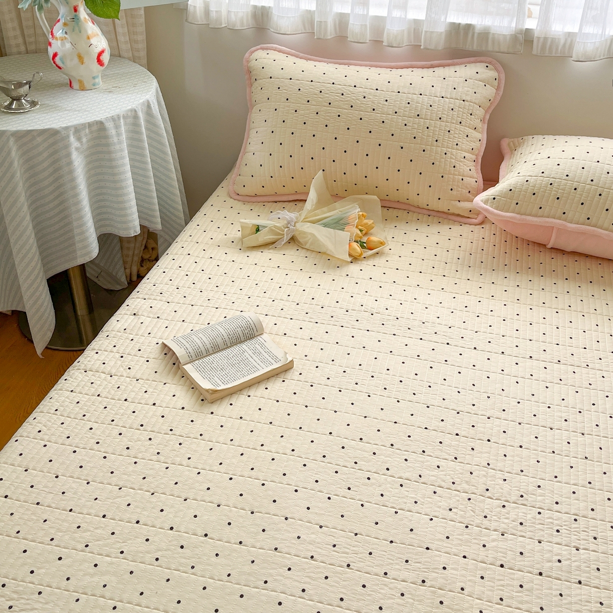 91家纺网 家纺一手货源 找家纺 瑞钰 2025新款A类双层纱印花夹棉床盖 奶球