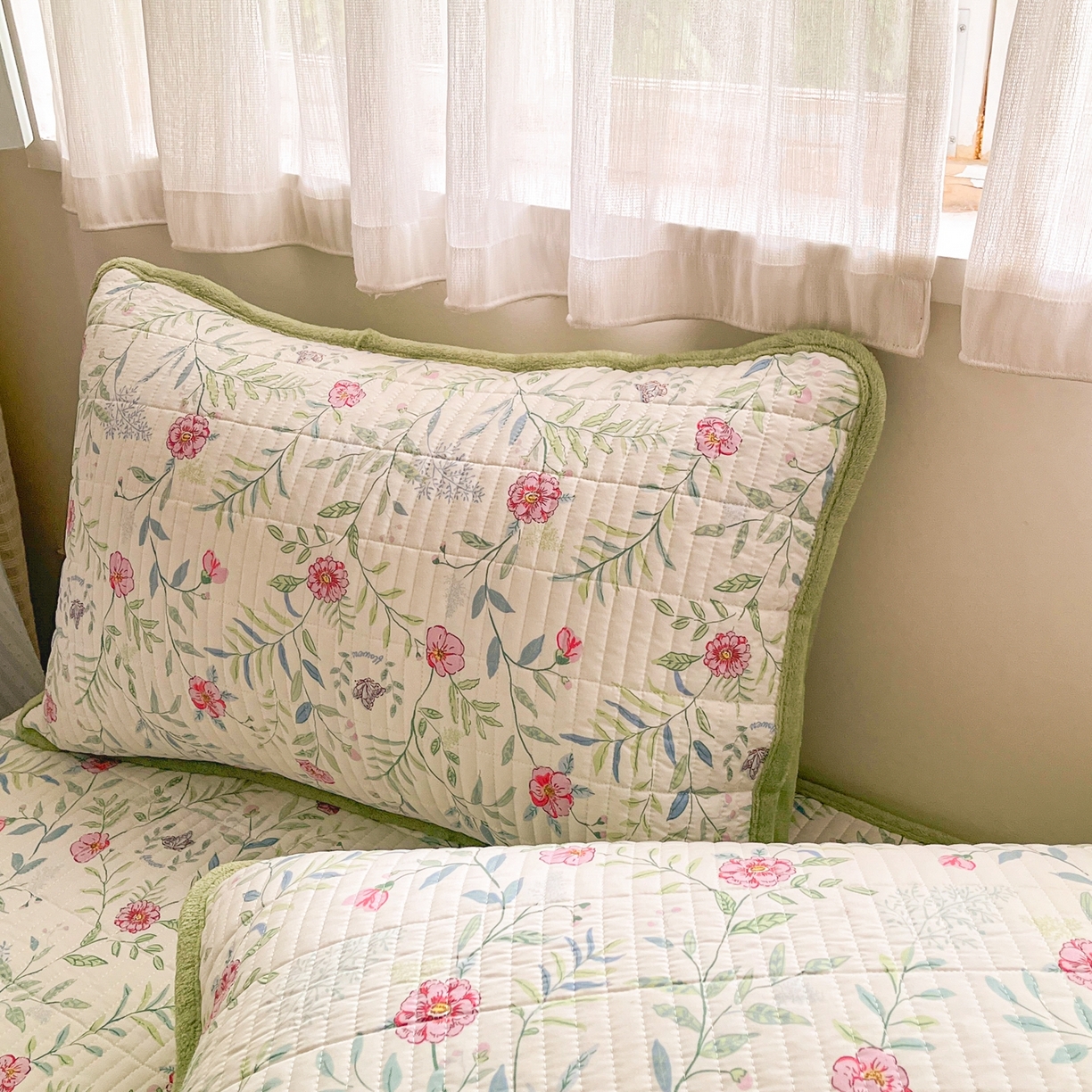 91家纺网 家纺一手货源 找家纺 瑞钰 2025新款A类双层纱印花夹棉床盖 普罗旺斯