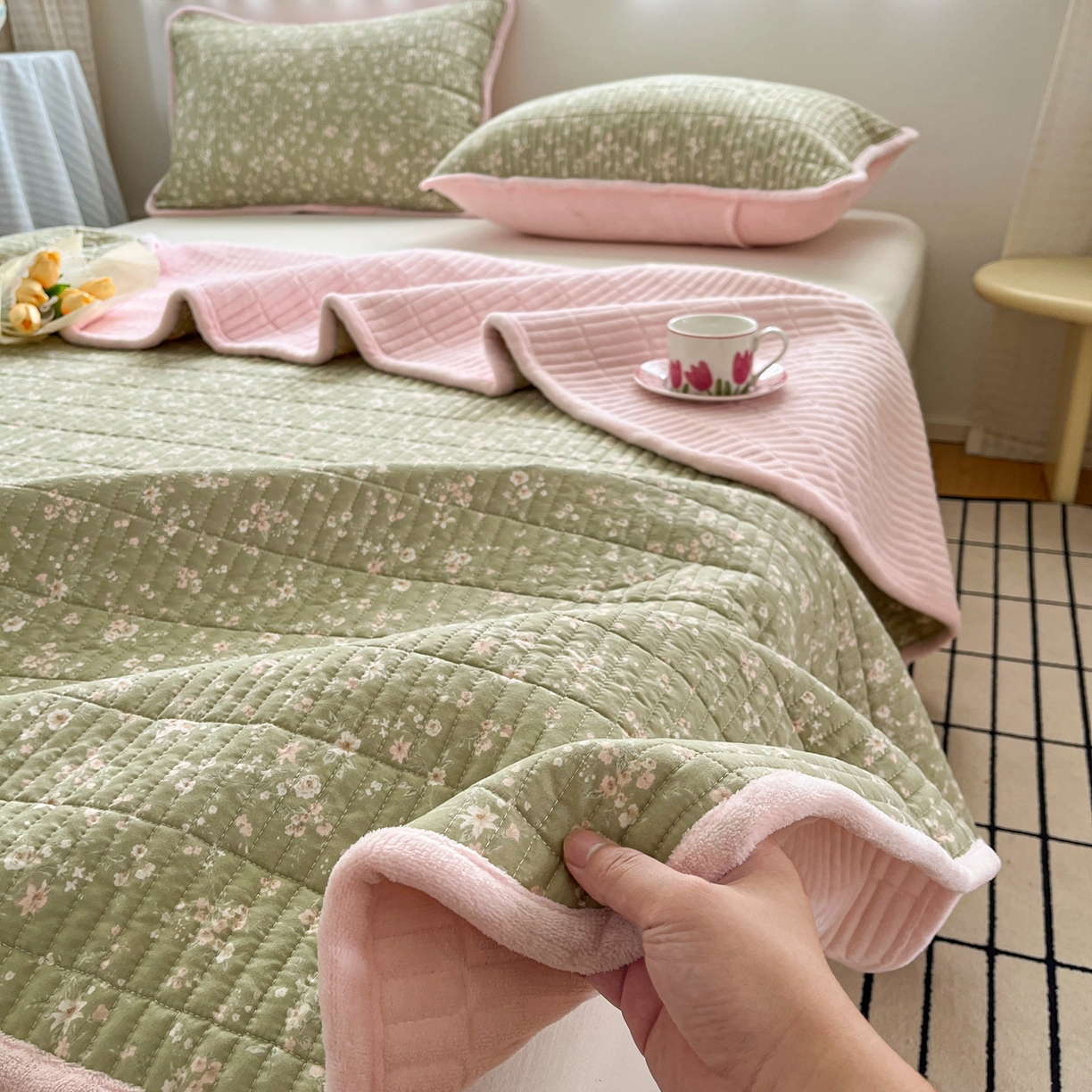 91家纺网 家纺一手货源 找家纺 瑞钰 2025新款A类双层纱印花夹棉床盖 青柠