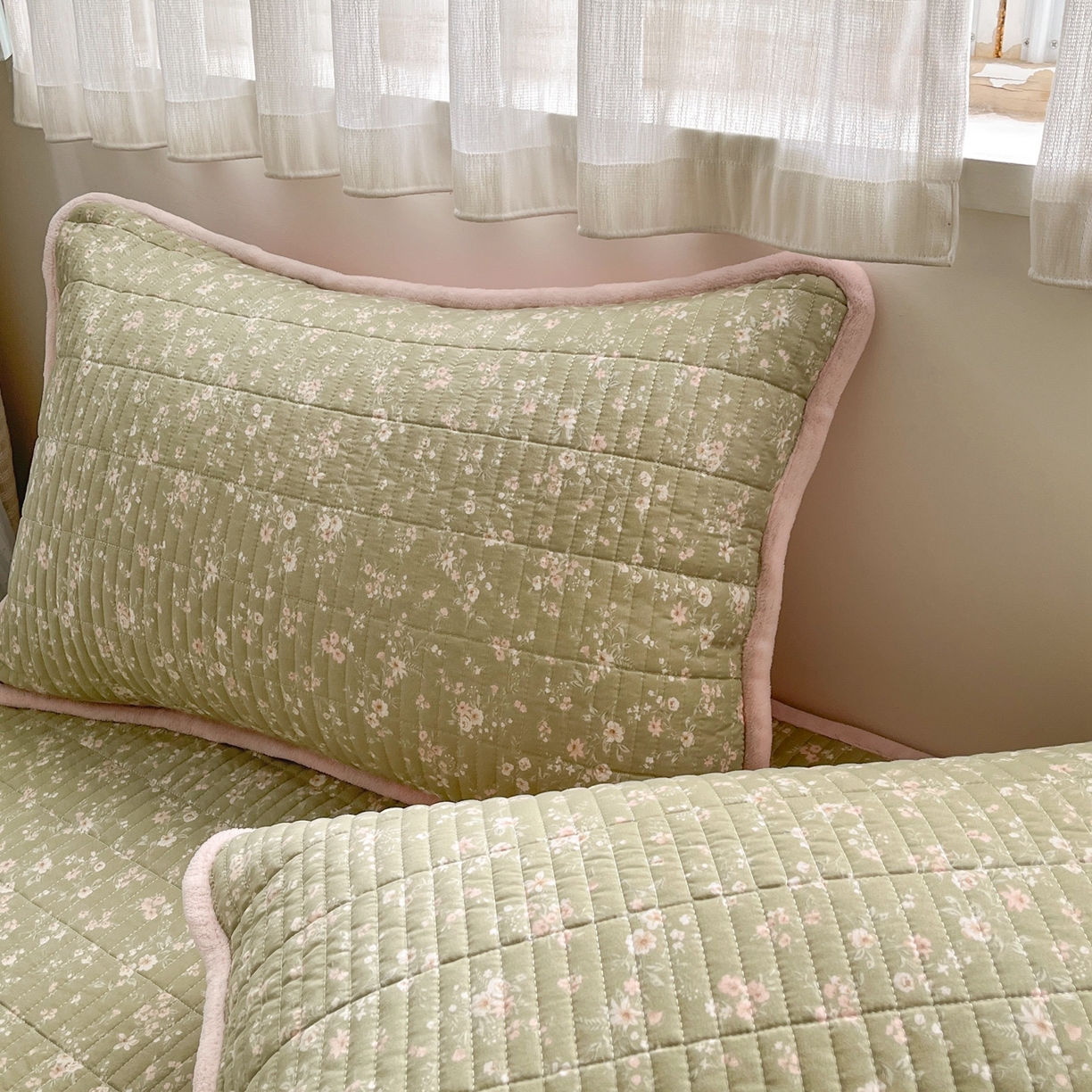 91家纺网 家纺一手货源 找家纺 瑞钰 2025新款A类双层纱印花夹棉床盖 青柠