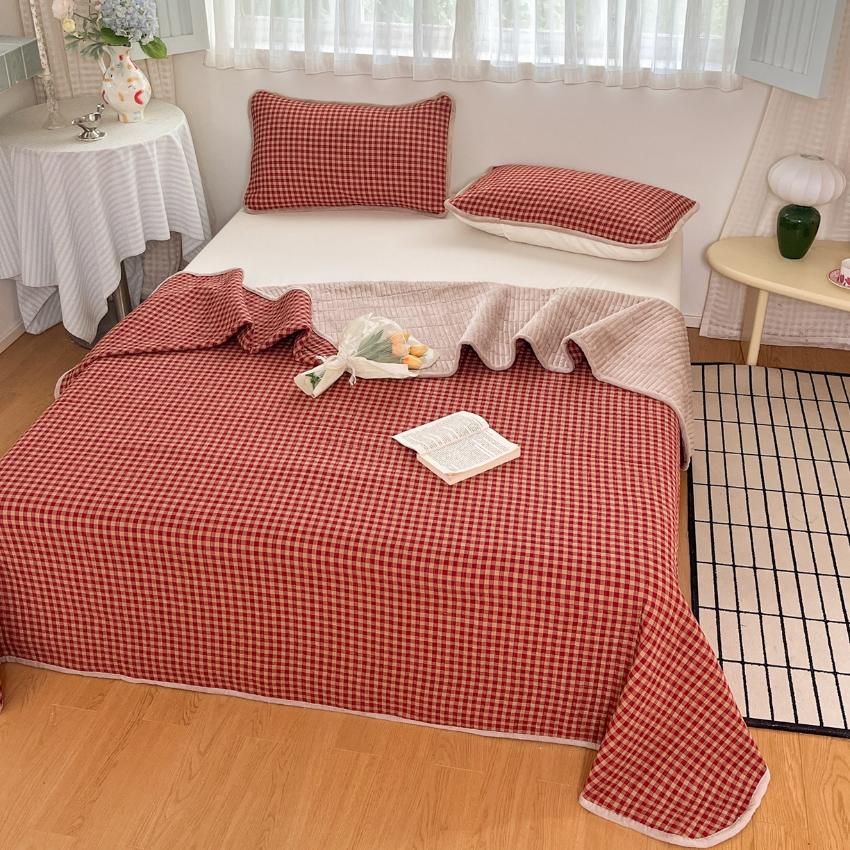 91家纺网 家纺一手货源 找家纺 瑞钰 2025新款A类双层纱印花夹棉床盖 无印红格