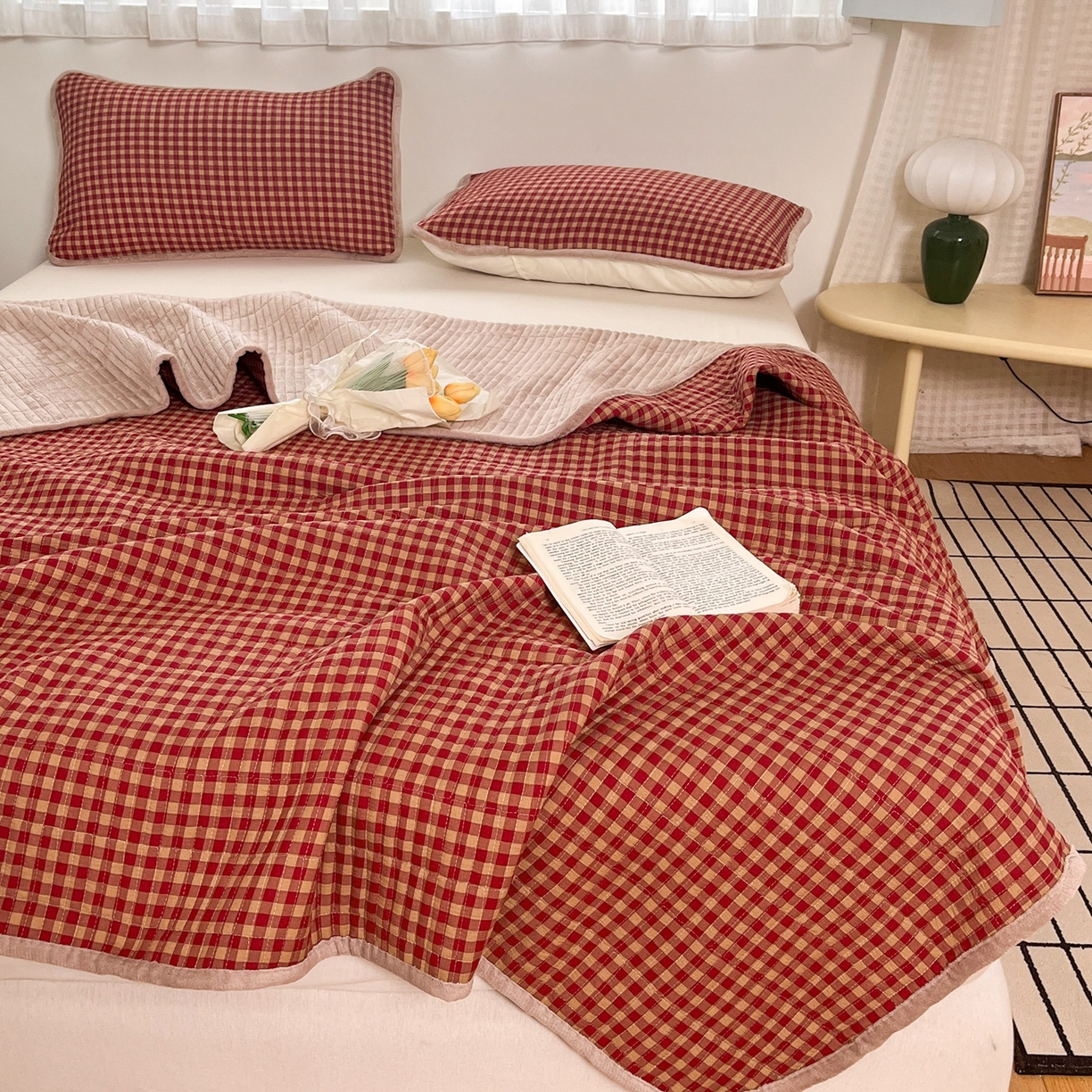 91家纺网 家纺一手货源 找家纺 瑞钰 2025新款A类双层纱印花夹棉床盖 无印红格