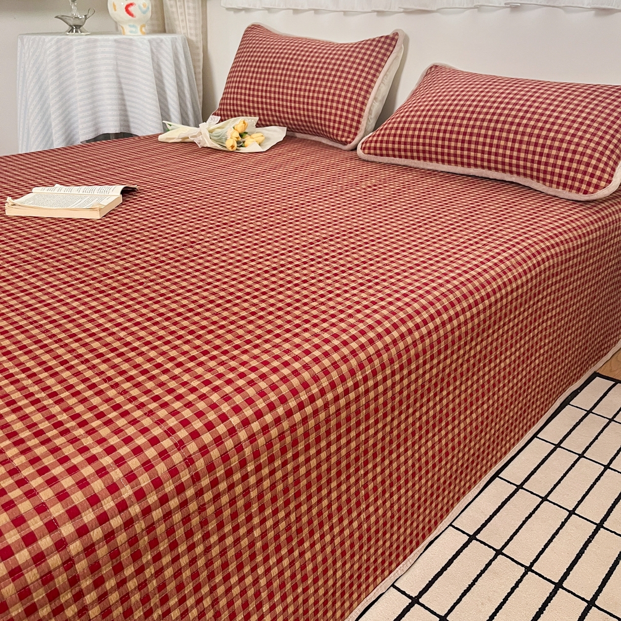 91家纺网 家纺一手货源 找家纺 瑞钰 2025新款A类双层纱印花夹棉床盖 无印红格